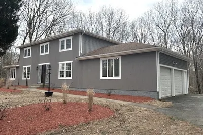 14 Queens Cir