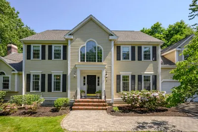 8 Loew Cir 1