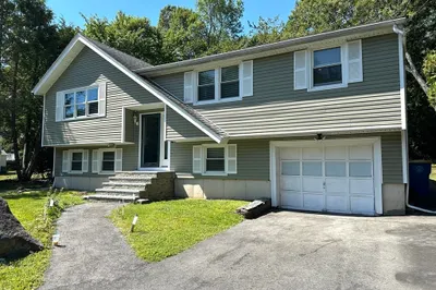14 Anderson Dr 1