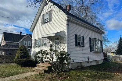 561 Summer St 1