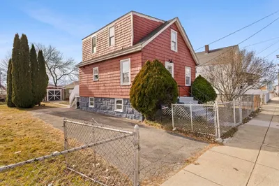 51 Miller St
