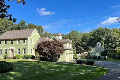 22 Hunters Rd