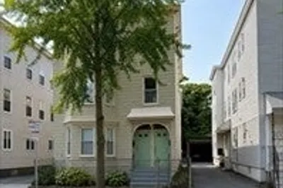 379 Cardinal Mederios Ave #3