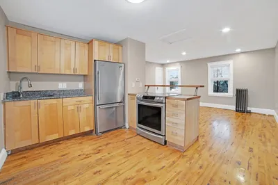 83 Turner St #2