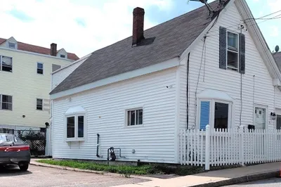 31 Floyd St 1