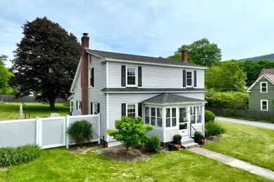 12 Wellington St 1