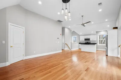 6 Peter Parley Rd #3