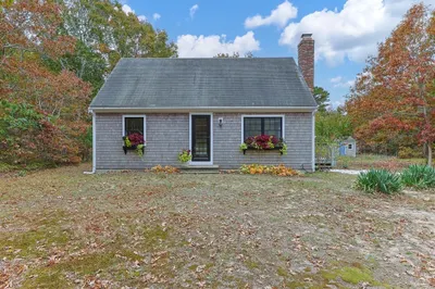 30 Mayflower Rd