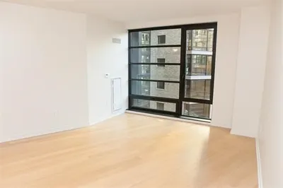 580 Washington Street #6E 1