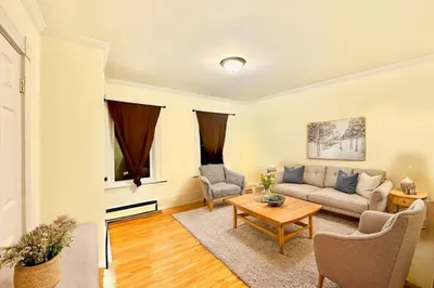 207 Whitwell St #2