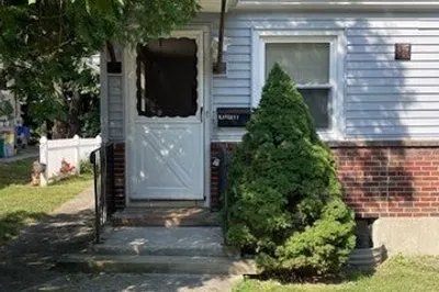 29 Beechmont St #1