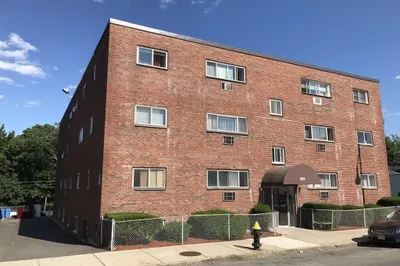 624 Hyde Park Ave #B3 1