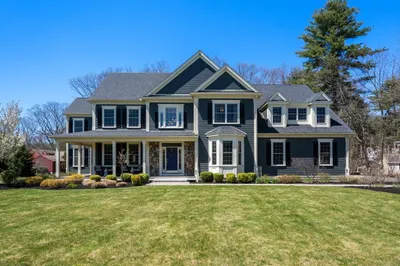 25 Anthony Dr 1