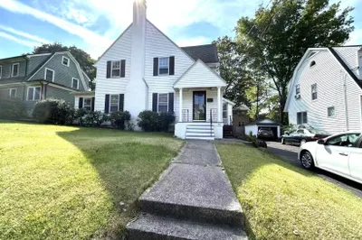 142 Jackson St 1