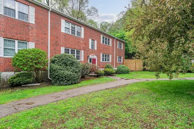 47 Lake Shore Ct #2