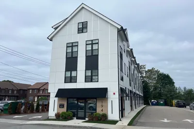 194 Rumford Avenue #7 1