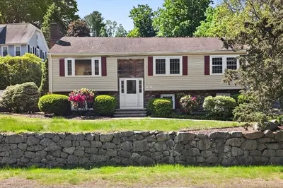 547 Summer Ave