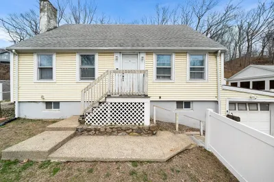 304 Paradise Rd
