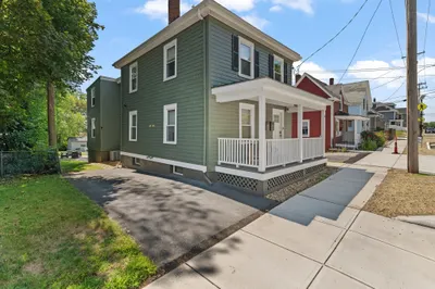 96 Bridge St #2 1