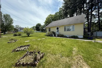 18 Caron Ave 1