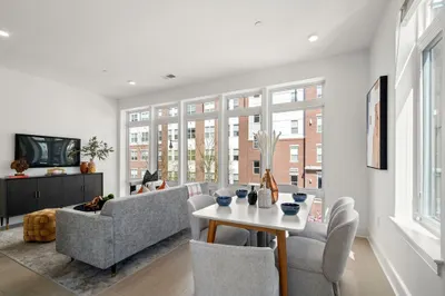 95 Fawcett St #504