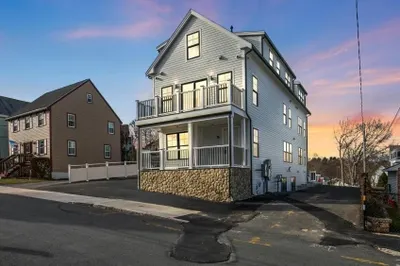 76 Granville Ave #2