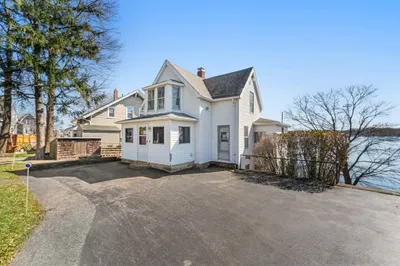 56 Bluff Rd 1