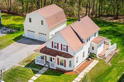 37 Lakeview St 1