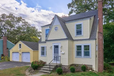 122 Litchfield Ave 1
