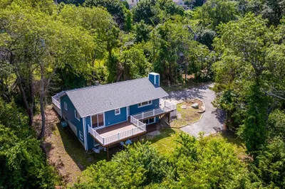 24 Bismark Avenue 1