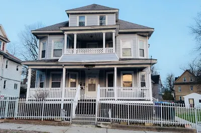 37 Eagle St 1