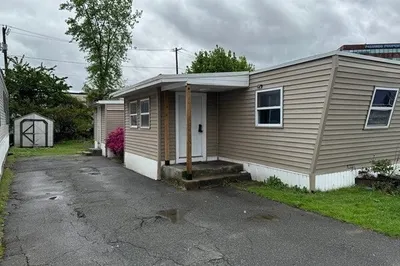 846 Broadway (route 1) #2 1