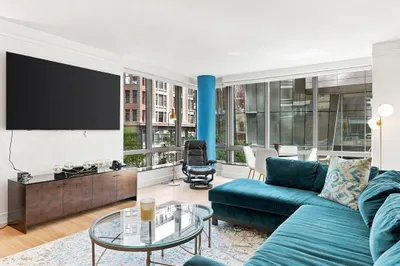 3 Avery St #305