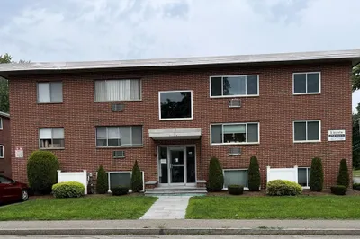 194 Lincoln St #8 1