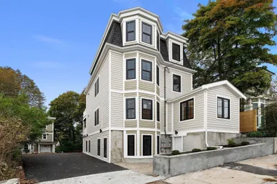 79 Sheridan St #2 1