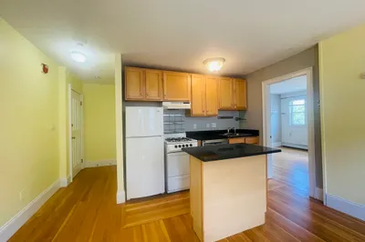 140 Huron Ave #12 1
