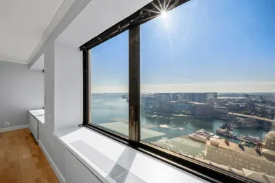 85 East India Row #30E 1