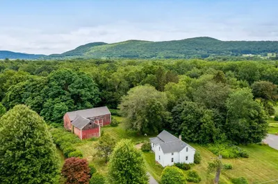 82 Lovefield St
