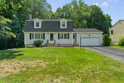 76 Brookhaven Rd 1