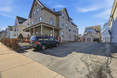 8 Lowell St