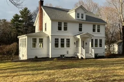 52 Pleasant St