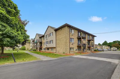 351 Pawtucket Blvd #7 1