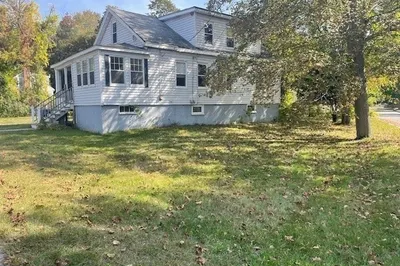 23 Governors Dr