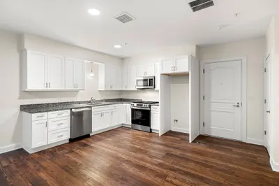 10 Franklin Ave #104