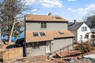469 Lake Ave