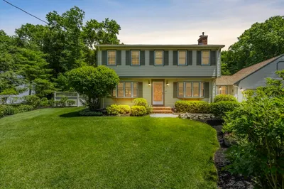 19 Lantern Ln 1