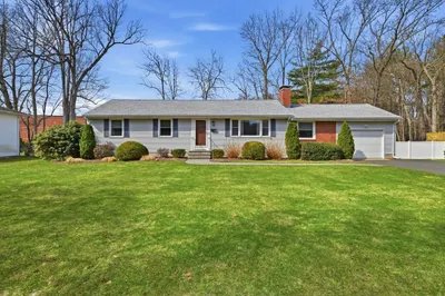64 Brookwood Dr 1