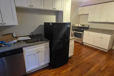 8 Herbert St #2