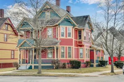86 Princeton St 1