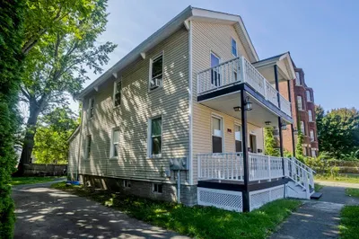 23 E Hooker St 1